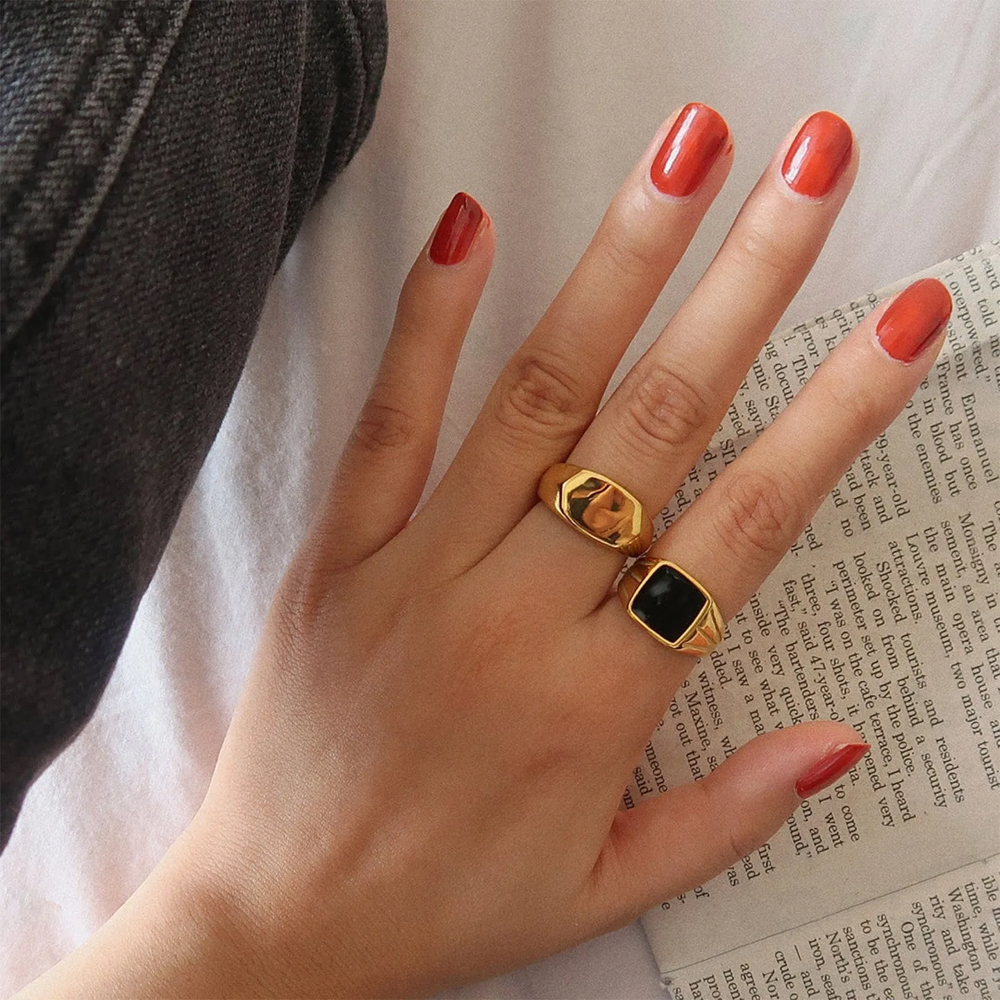 18k Gold Black Chunky Ring