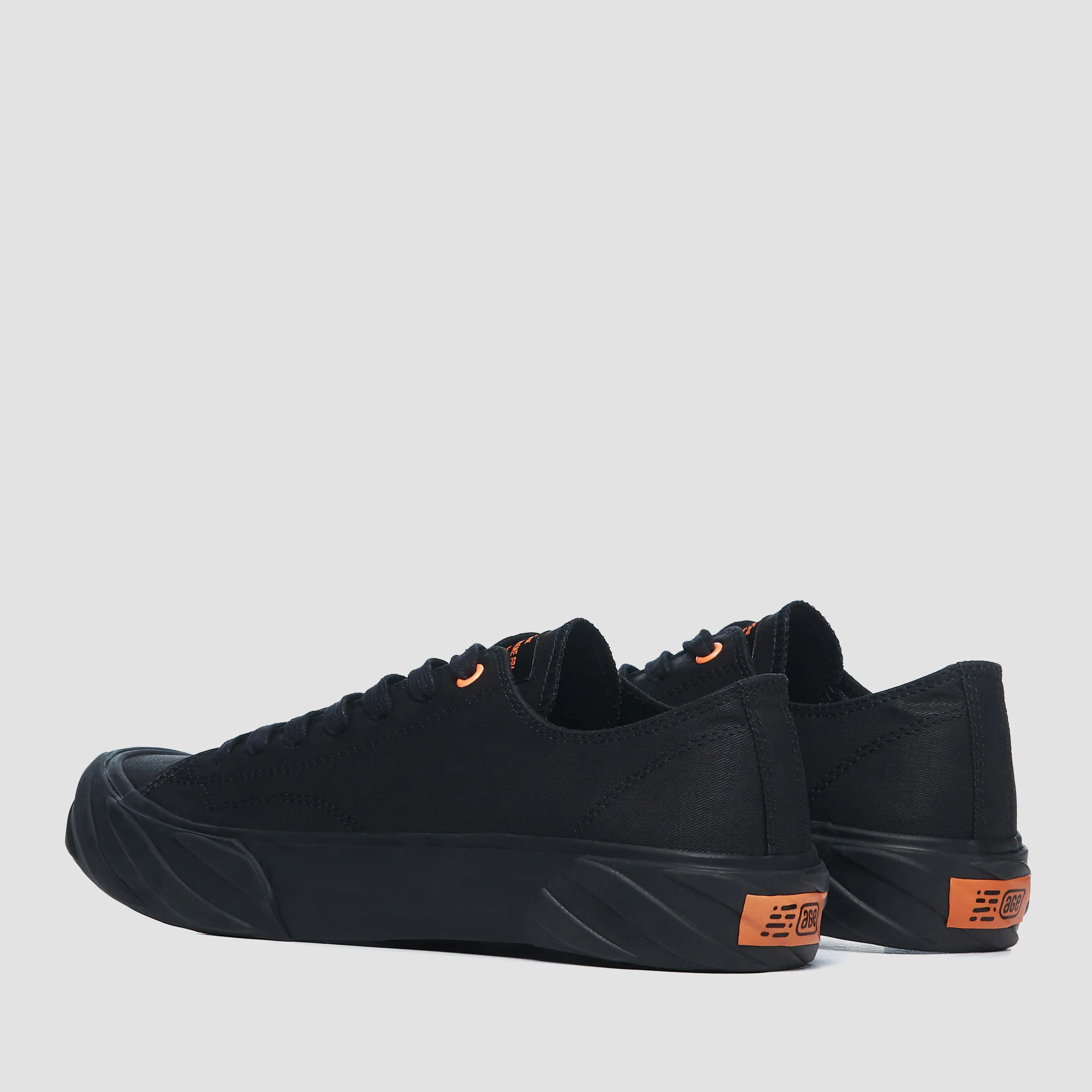 Low Cut Carbon Coated_Black & Orange