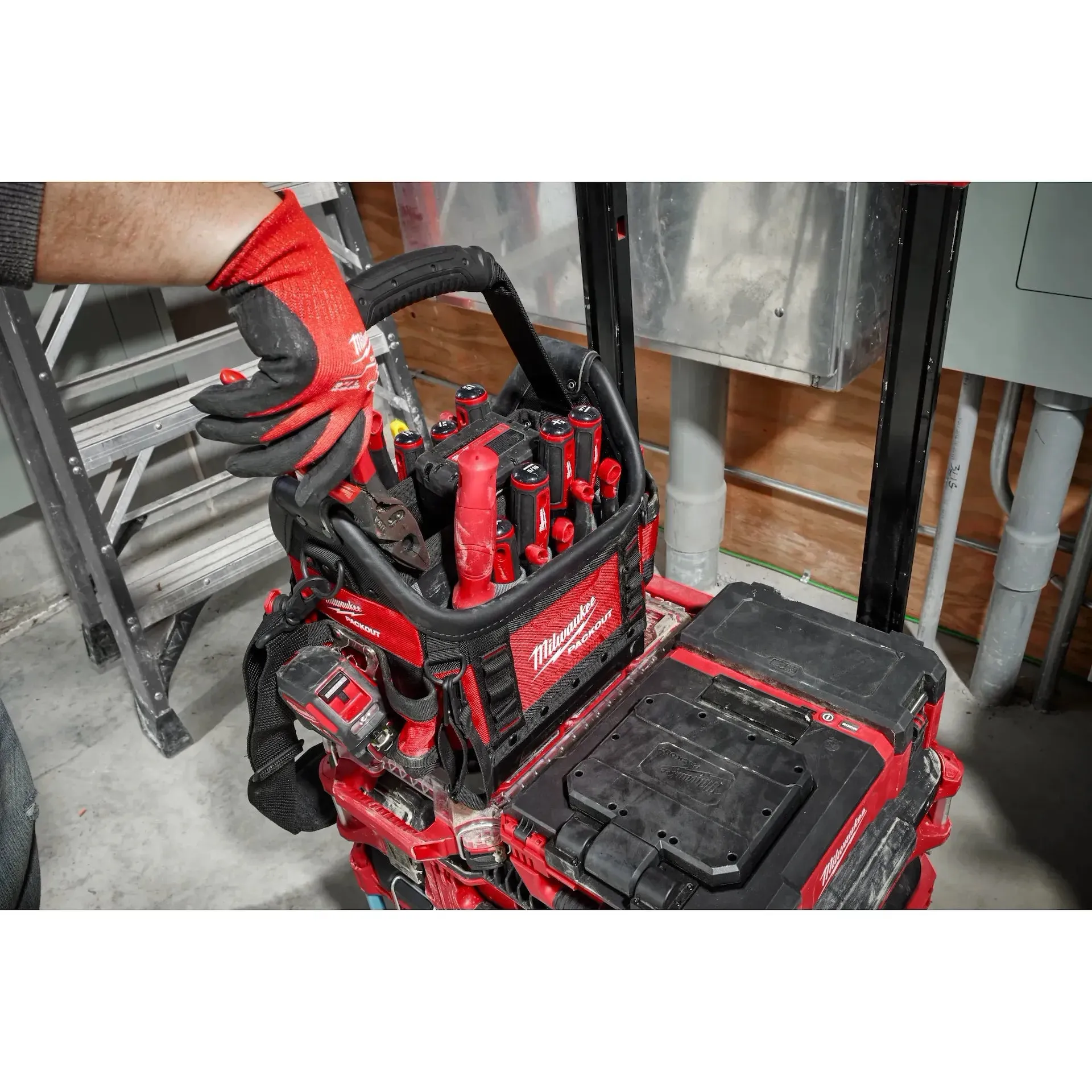 Milwaukee 48-22-8311 PACKOUT™ 9.75 in 15 in 19 in Structured Tote