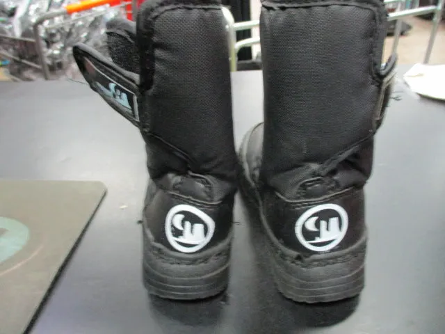 Used Rugged Exposure Size Youth 10 Winter Boots